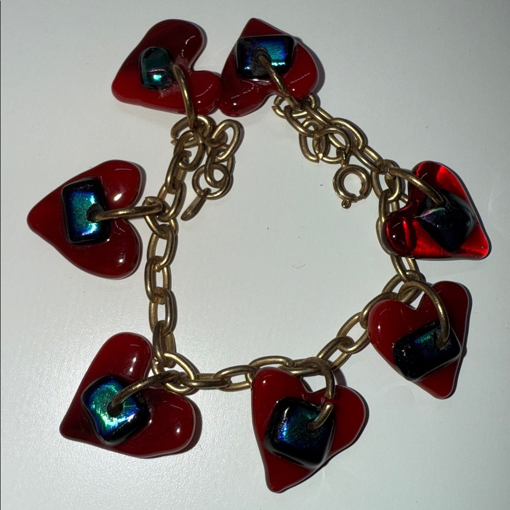 Gorgeous vintage Red glass Heart Charm Bracelet